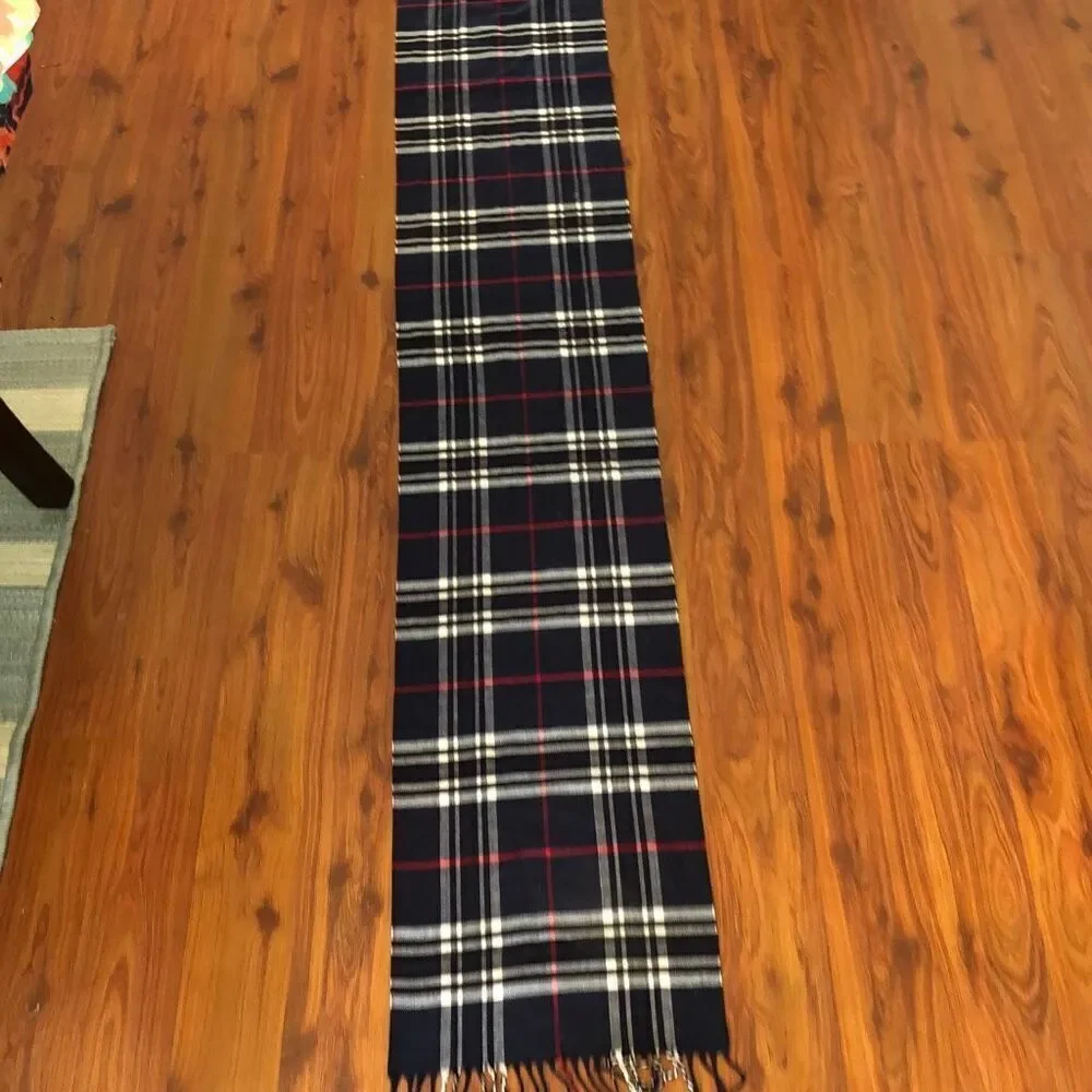100% cashmere Blue plaid scarf made in Scotland